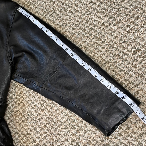 Wilsons Leather Hooded Belted Biker Jacket with Thinsulate Thermal Insulation - Picture 13 of 16